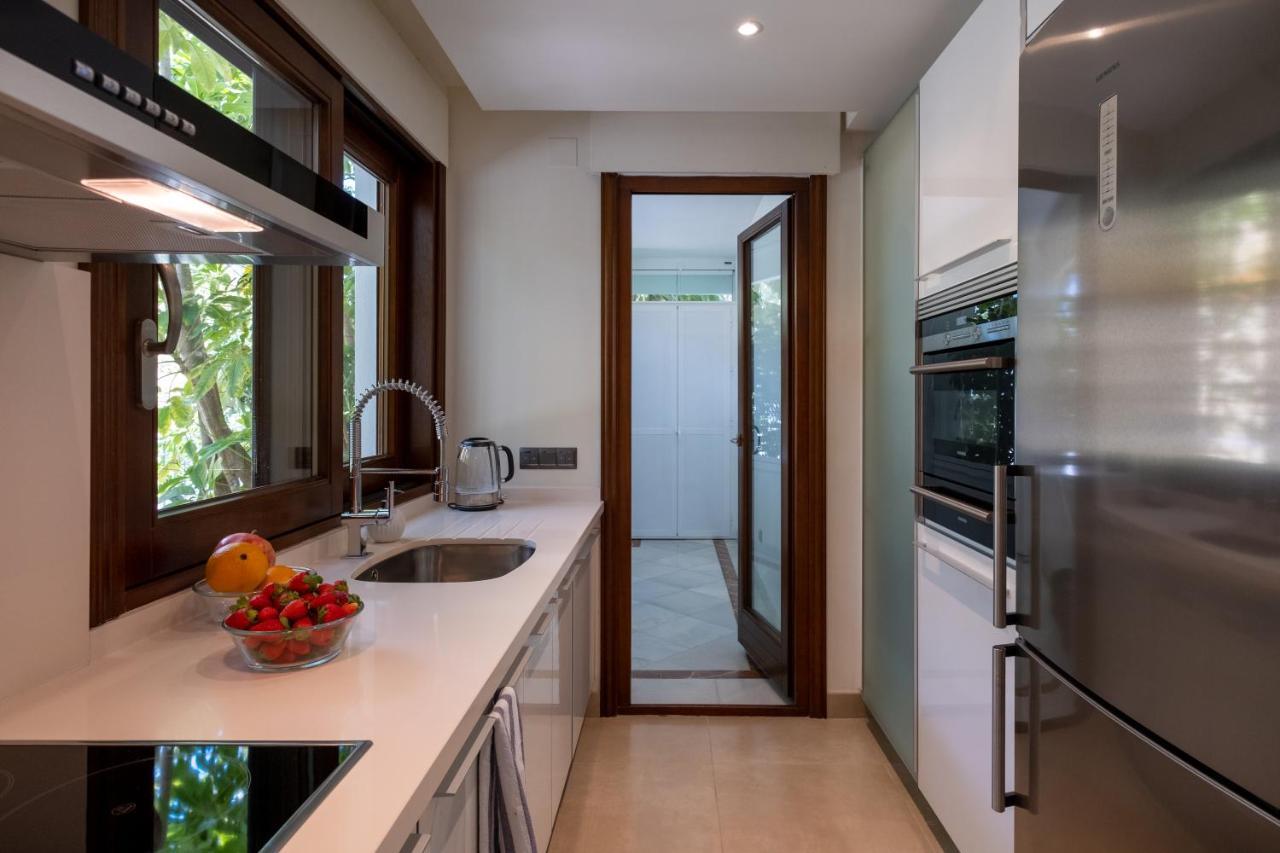 Appartement Frontline Ground Floor With Private Garden, Doncella Beach.