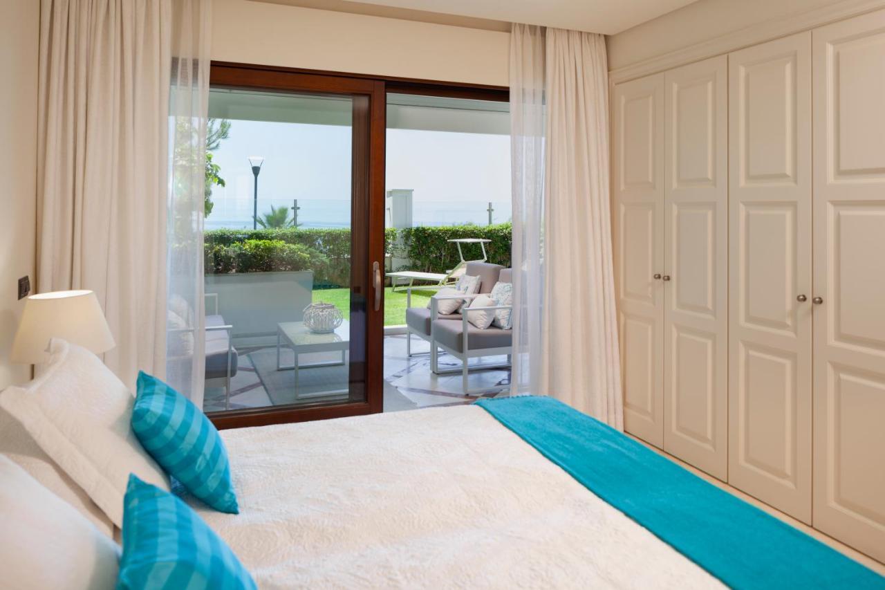 Appartement Frontline Ground Floor With Private Garden, Doncella Beach. *